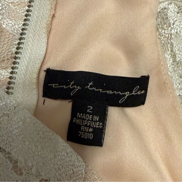 David’s Bridal City Triangle Ivory/Nude Short Lace Dress Bead Embellished Waist - Picture 8 of 11